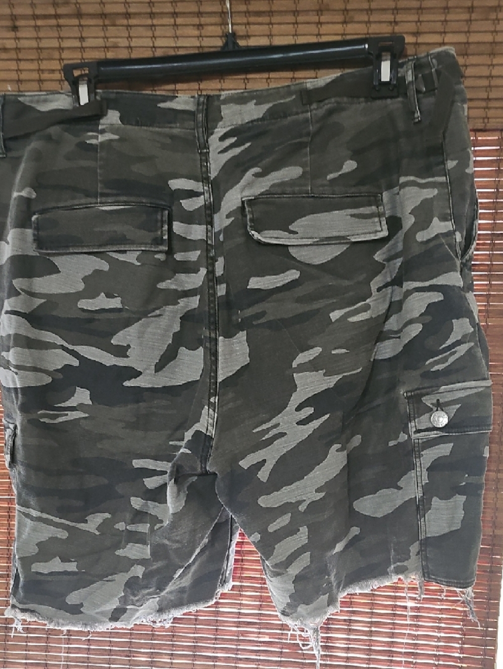 Express Camouflage Cargo Shorts - Olive/Gray - Picture 3 of 6